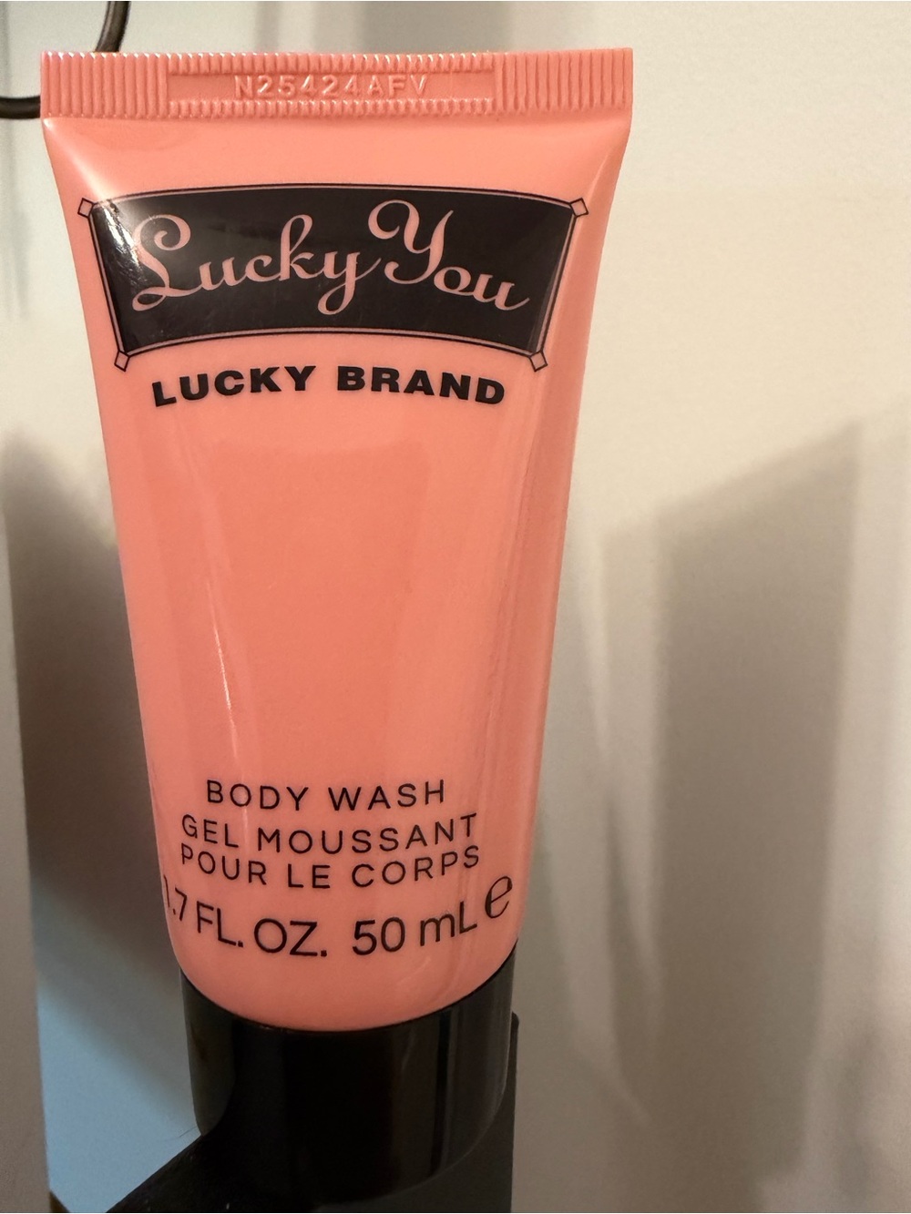 Lucky Brand Lucky You Body Wash/Gel Moussant
Three tubes of 1.7 Fl oz set.
